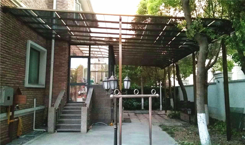 什么材質(zhì)的雨棚下雨時(shí)比較安靜？