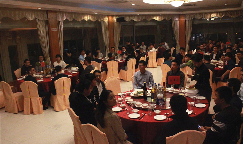 至尊卡爾人的團圓餐