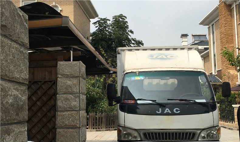 至尊卡爾自然風車棚與箱貨碰撞會怎么？