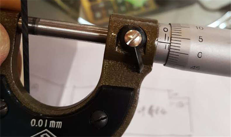 鋁合金車棚耐力板的厚度如何選擇？