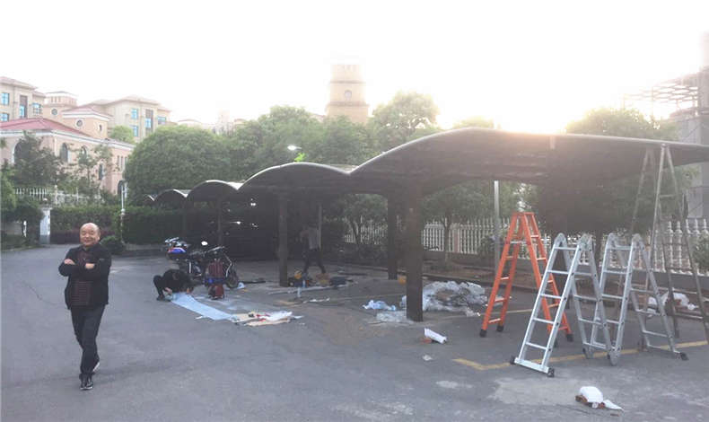 人性化設(shè)計(jì)的車(chē)棚特點(diǎn)及應(yīng)用領(lǐng)域