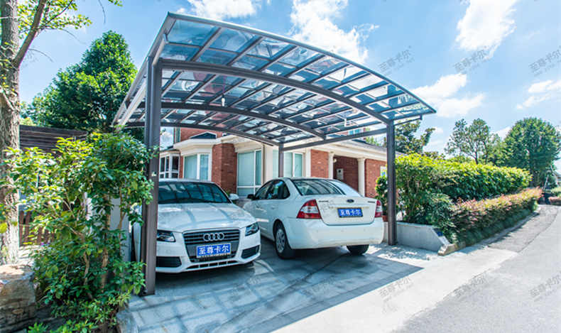 你知道為什么現在人們搭建車棚用聚碳酸酯板呢？