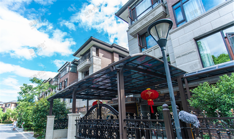 遮陽雨棚用這種材質，不僅耐用還實用