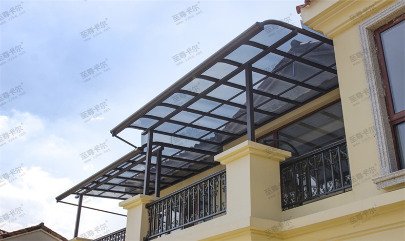 對比市場上的鋁合金雨棚后，為什么要選擇至尊卡爾雨棚