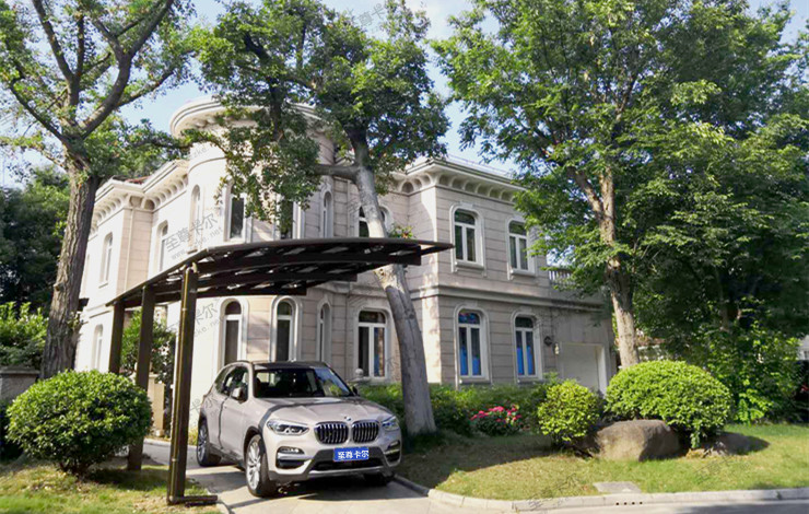 讓人贊不絕口的車棚效果圖，業主安裝后高端大氣又實用！您了解這種車棚材料嗎？