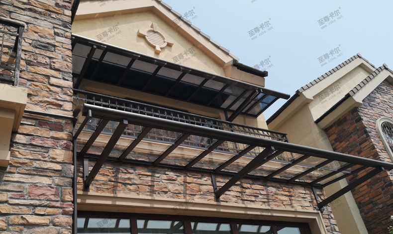 還在裝鋼化玻璃雨棚蒸桑拿？進(jìn)來看！露臺雨棚搭建可以用這種材料