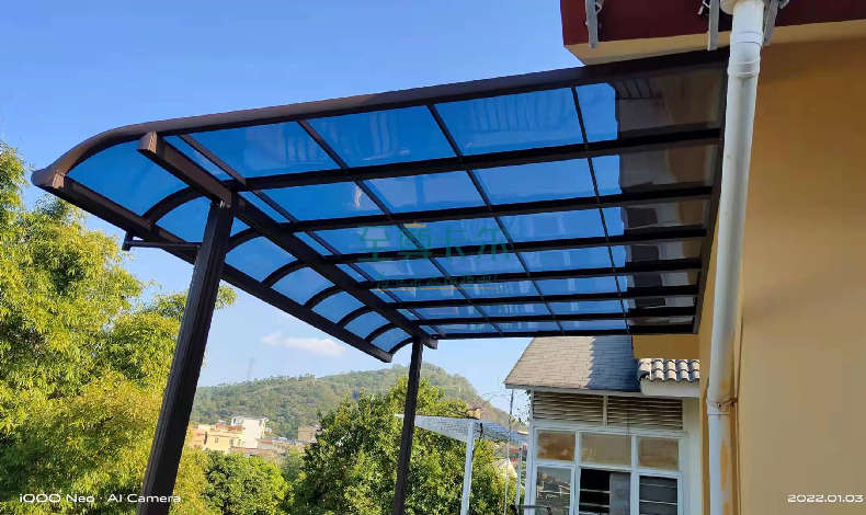 雨棚搭建完卻被鄰居投訴？提前做好搭建雨棚的準(zhǔn)備，避免鄰居投訴