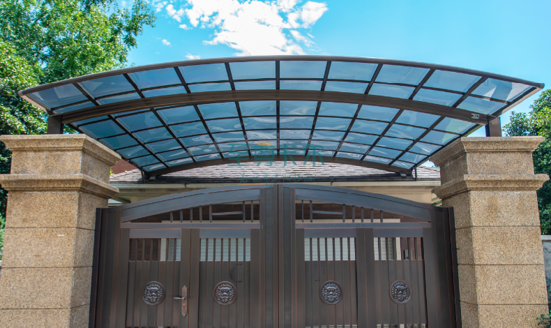 你家還在裝彩鋼瓦雨棚嗎？早就out了，現在流行這種，好看又好用