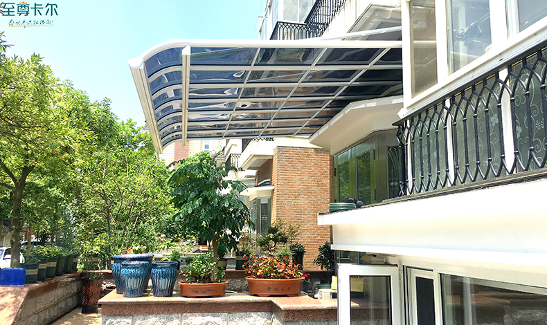 上海做雨棚的廠家？廠家定制全鋁合金雨棚？